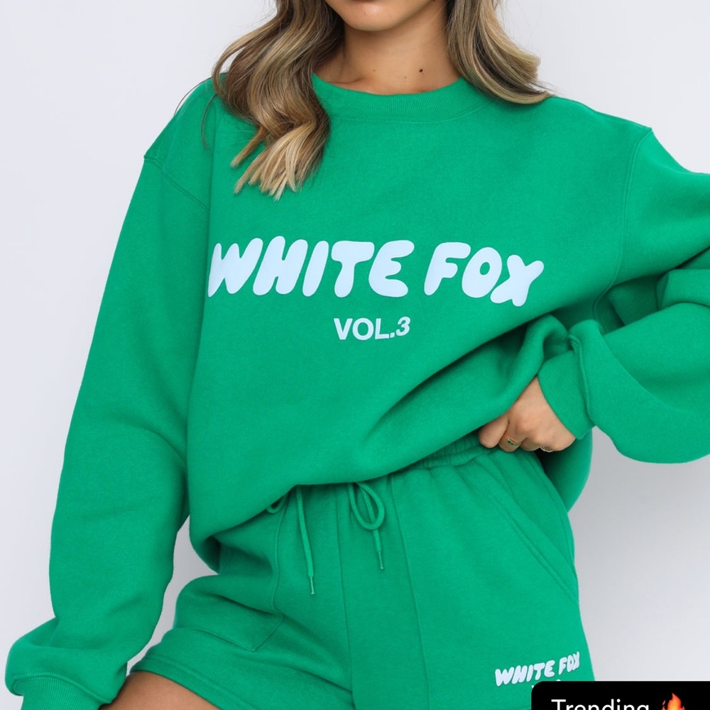 White fox green over sized sweatshirt